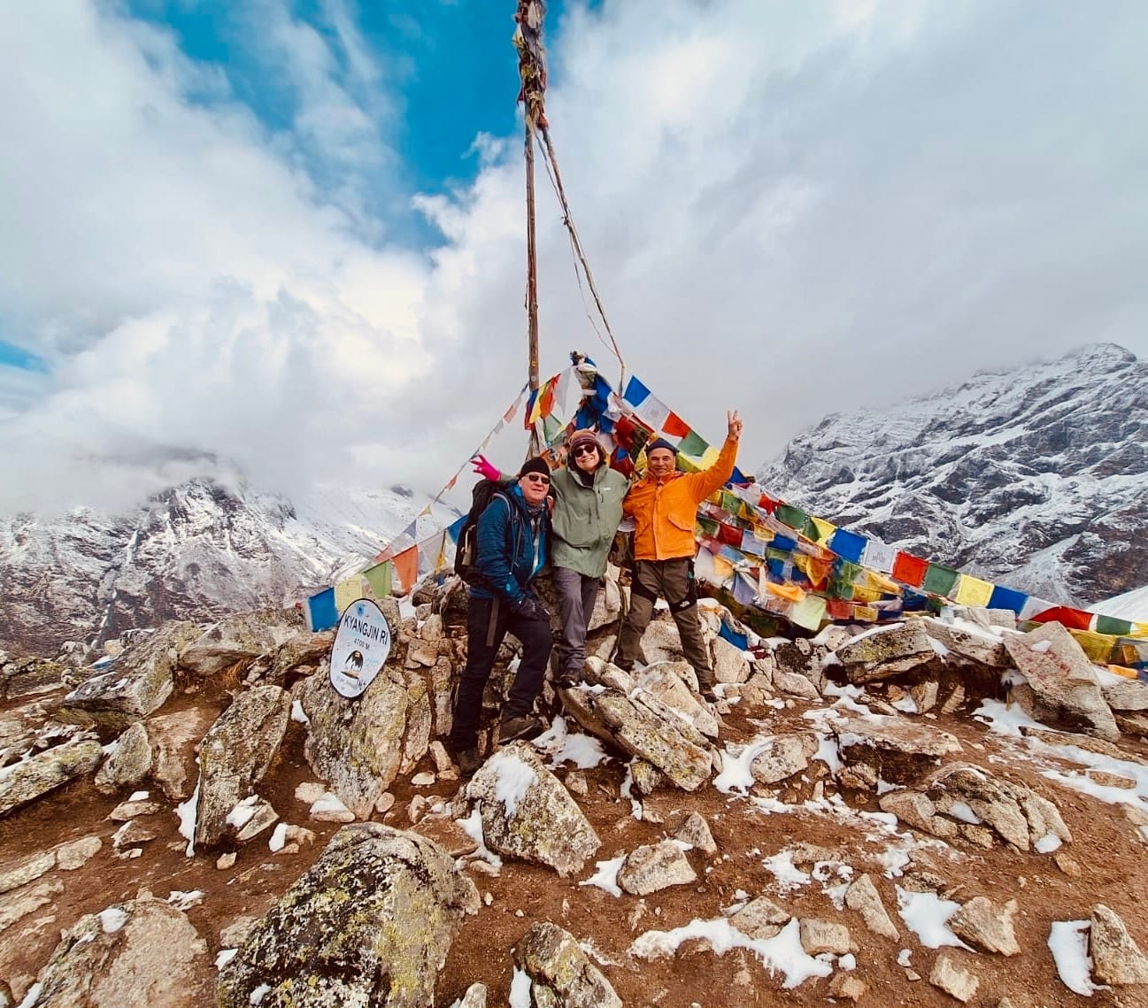 Arms up at the top of the pass